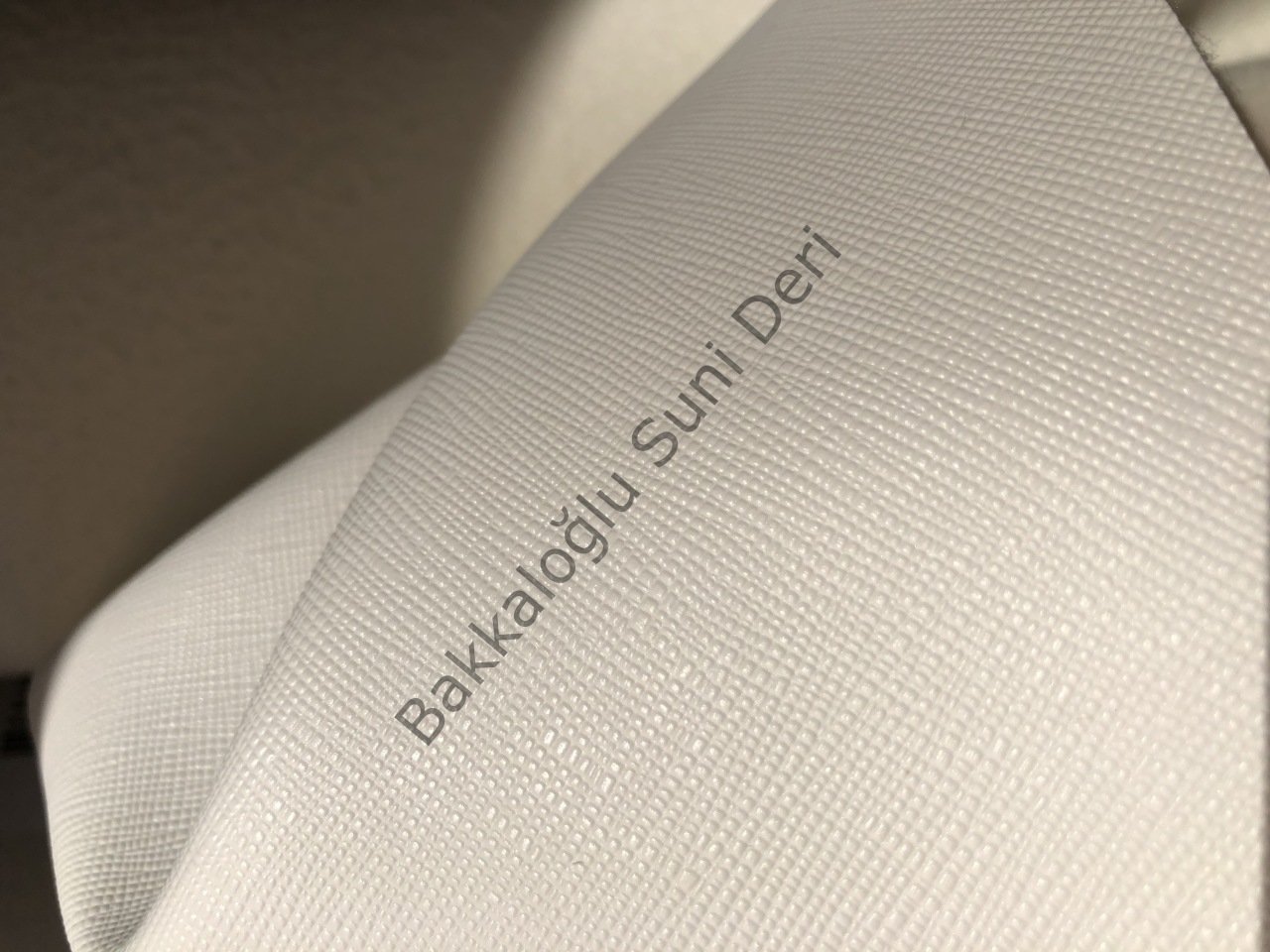 Raşel Ayk Lilda Beyaz