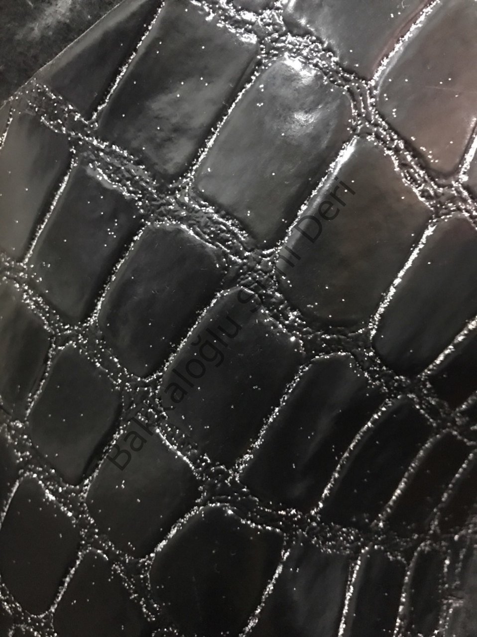 Büyük Kroko Simli Siyah